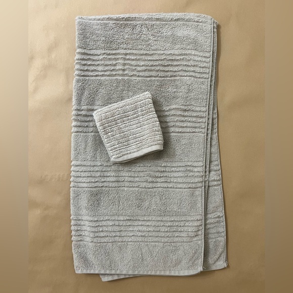Beige Textured Towel Set - Picture 1 of 5